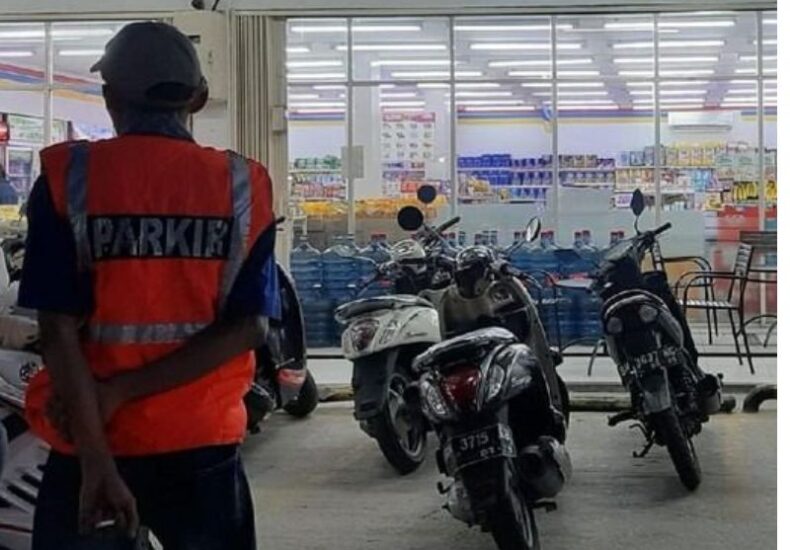 The vicious circle of illegal parking in Jakarta