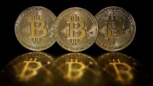 Bitcoin Hits $122K, ATH Breakout Near